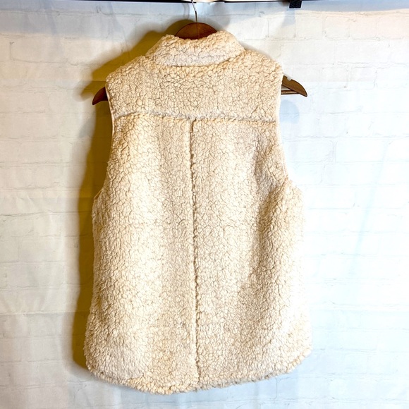 Love Tree Cream Zippered Vest - Picture 3 of 8